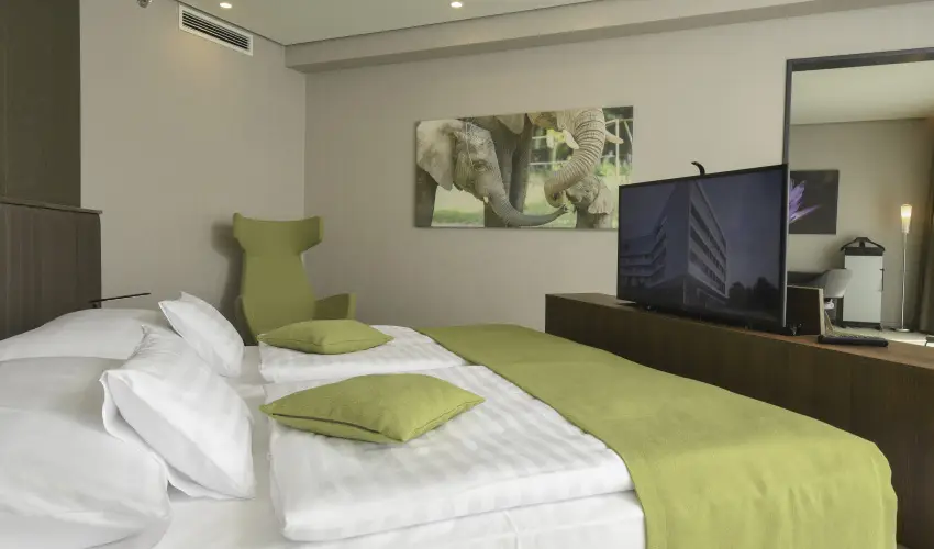 Hunguest Hotel S�st� Ny�regyh�za - S�st� - Augusztus 20. (min. 5 �j)