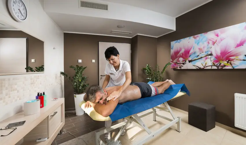 Hunguest Hotel S�st� Ny�regyh�za - S�st� - Augusztus 20. (min. 5 �j)