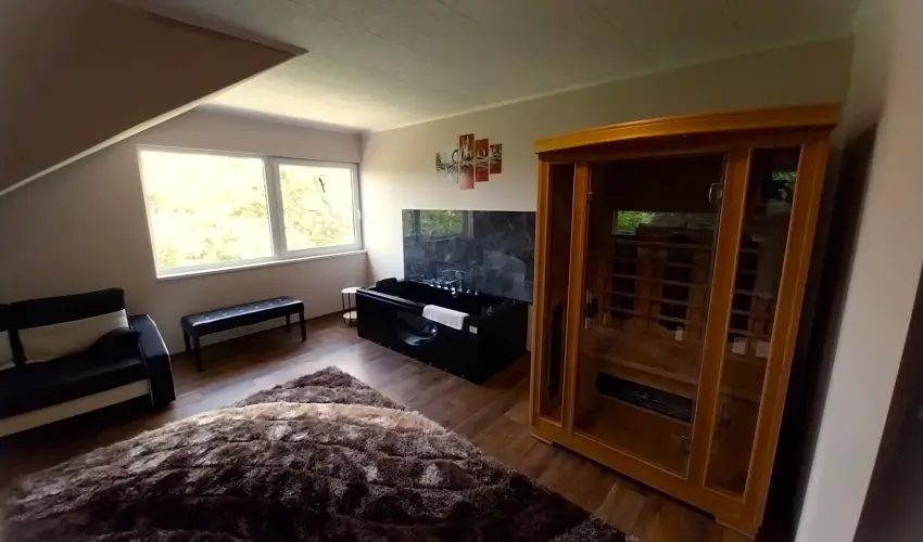 Hunor Vend�gh�z S�toralja�jhely - Augusztus 20. (min. 2 �j)