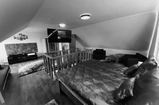 Hunor Vend�gh�z - Augusztus 20. (min. 2 �j)