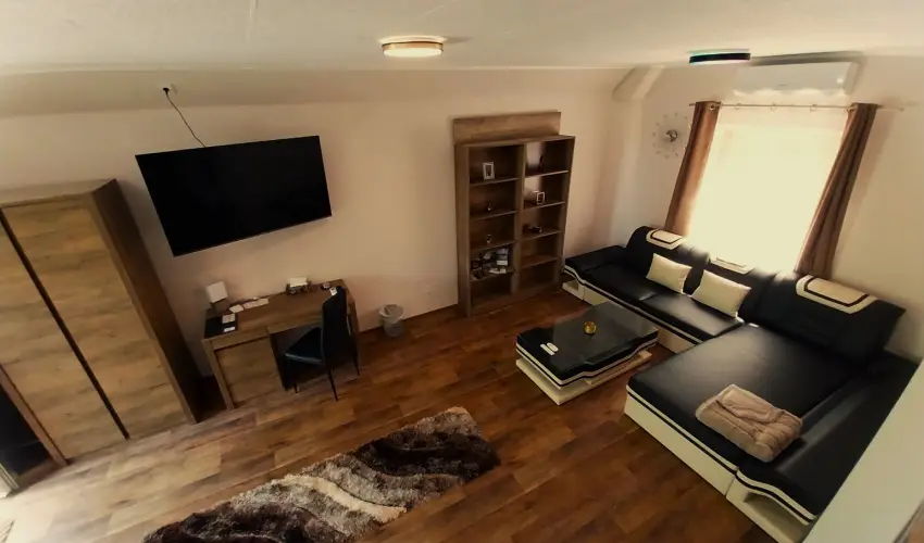 Hunor Vend�gh�z S�toralja�jhely - Augusztus 20. (min. 2 �j)