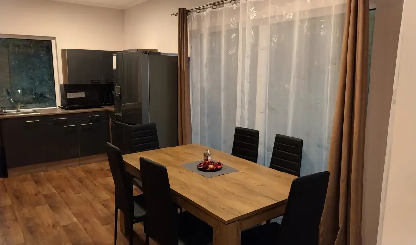 Hunor Vend�gh�z S�toralja�jhely - Augusztus 20. (min. 2 �j)