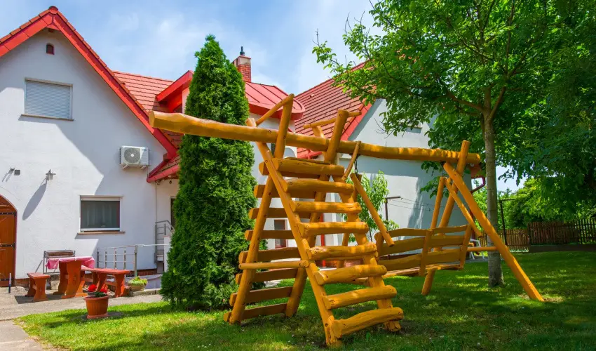 Huszr Vendghz rvnyes - Augusztus 20. (min. 3 j)