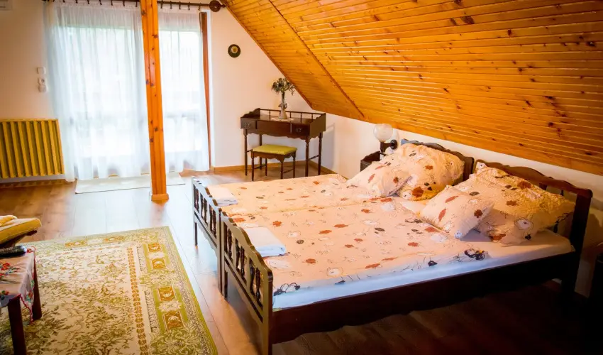 Huszr Vendghz rvnyes - Augusztus 20. (min. 3 j)