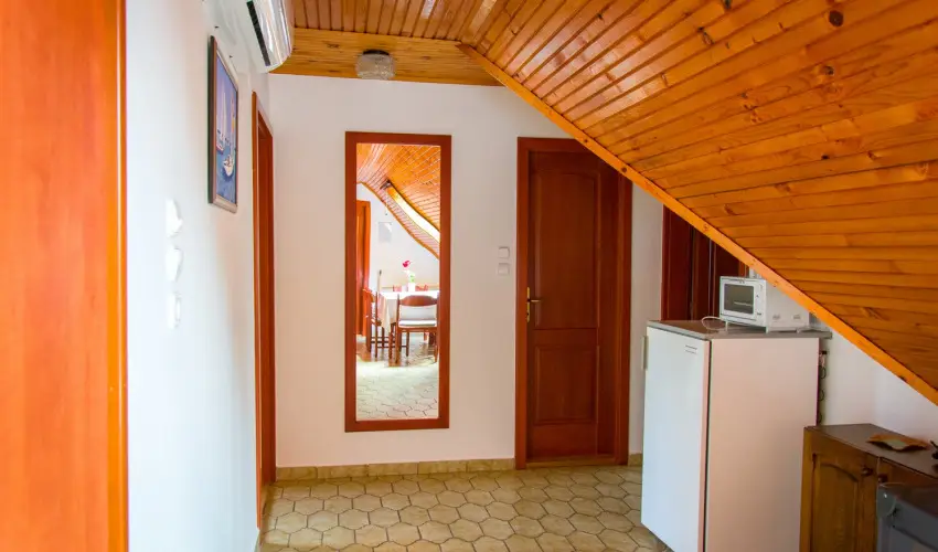 Huszr Vendghz rvnyes - Augusztus 20. (min. 3 j)