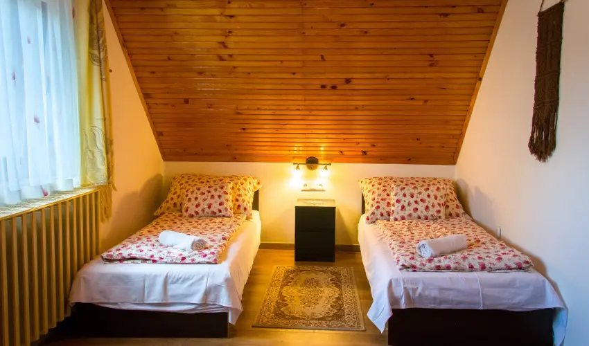 Huszr Vendghz rvnyes - Augusztus 20. (min. 3 j)