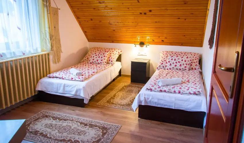 Huszr Vendghz rvnyes - Augusztus 20. (min. 3 j)