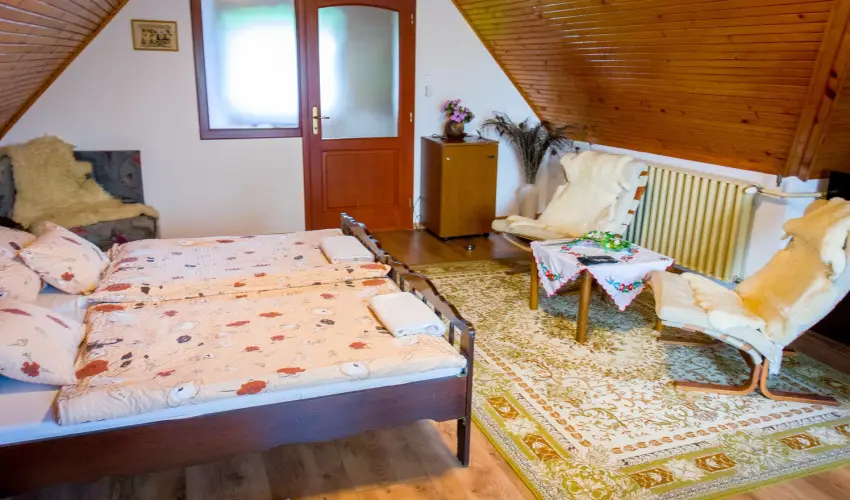 Huszr Vendghz rvnyes - Augusztus 20. (min. 3 j)