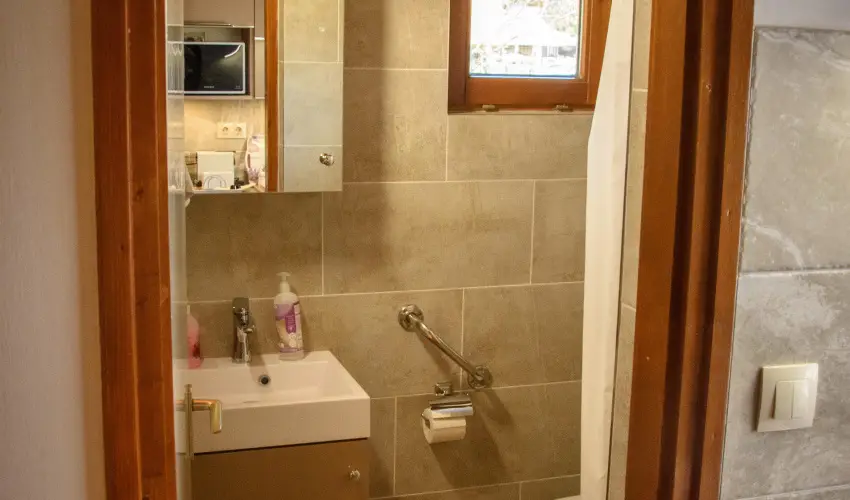 Huszr Vendghz rvnyes - Augusztus 20. (min. 3 j)