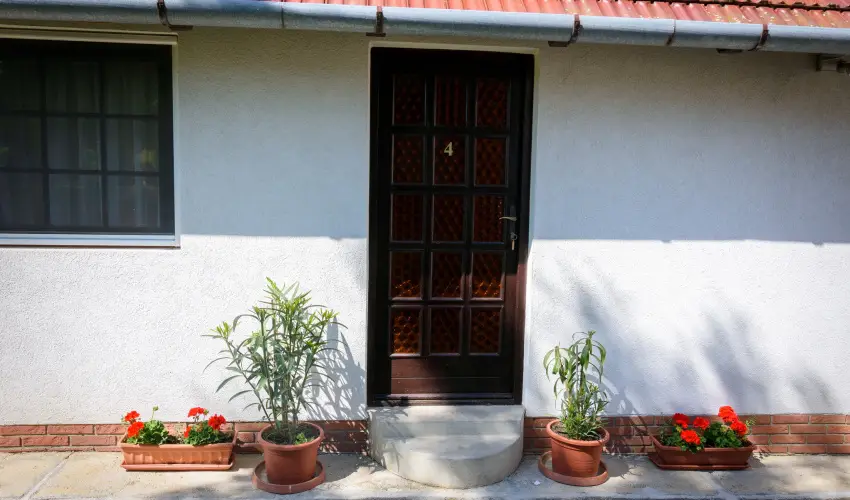 Huszr Vendghz rvnyes - Augusztus 20. (min. 3 j)