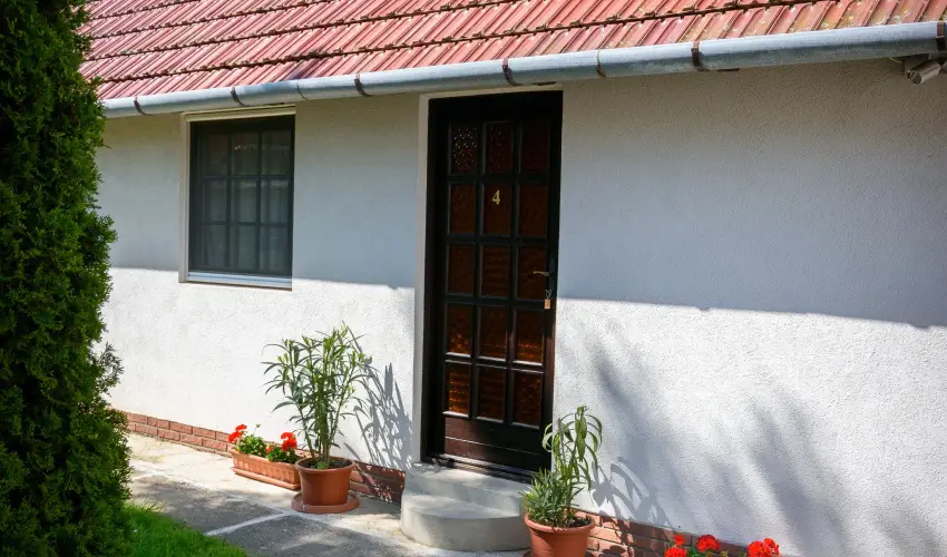 Huszr Vendghz rvnyes - Augusztus 20. (min. 3 j)