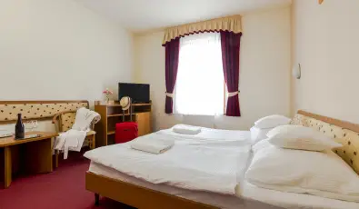 Hotel Imperial Gy�gysz�ll� Kisk�r�s