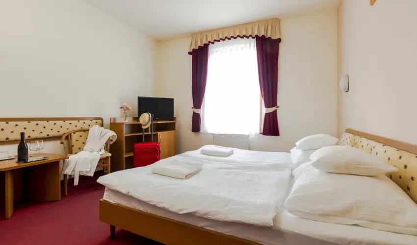 Hotel Imperial Gy�gysz�ll� Kisk�r�s - Augusztus 20. (min. 2 �j)