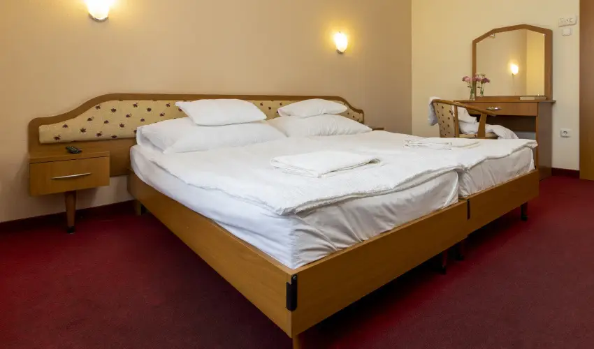 Hotel Imperial Gy�gysz�ll� Kisk�r�s - Augusztus 20. (min. 2 �j)