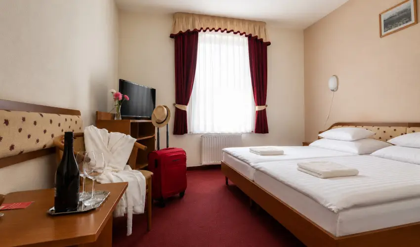Hotel Imperial Gy�gysz�ll� Kisk�r�s - Augusztus 20.