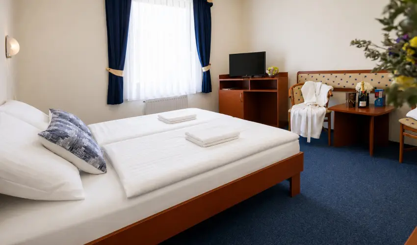 Hotel Imperial Gy�gysz�ll� Kisk�r�s - Augusztus 20.