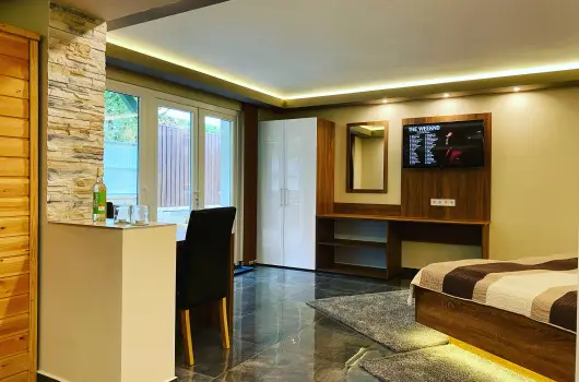 The Jakuzzi Room - Augusztus 20. (min. 2 �j)