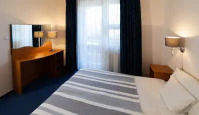 Zsanett Hotel Balatonkereszt�r