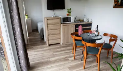 Zsanett Hotel Balatonkereszt�r