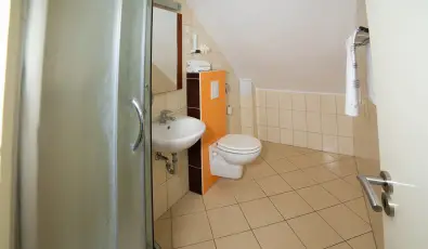 Zsanett Hotel Balatonkereszt�r