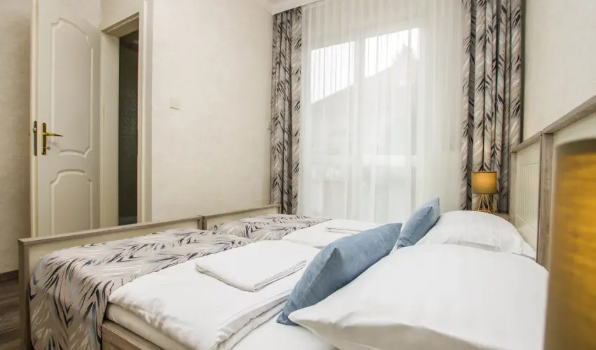 Jrja Panzi Hajdszoboszl - Augusztus 20. (min. 3 j)