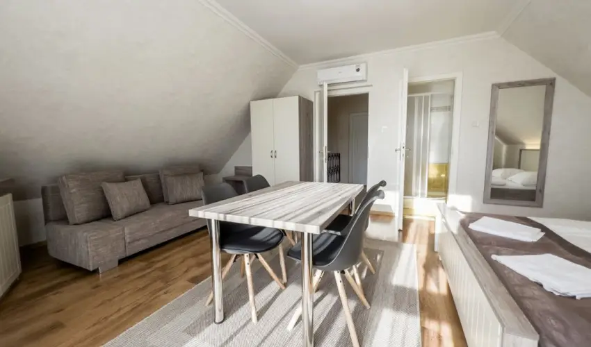 Jrja Panzi Hajdszoboszl - Augusztus 20. (min. 3 j)