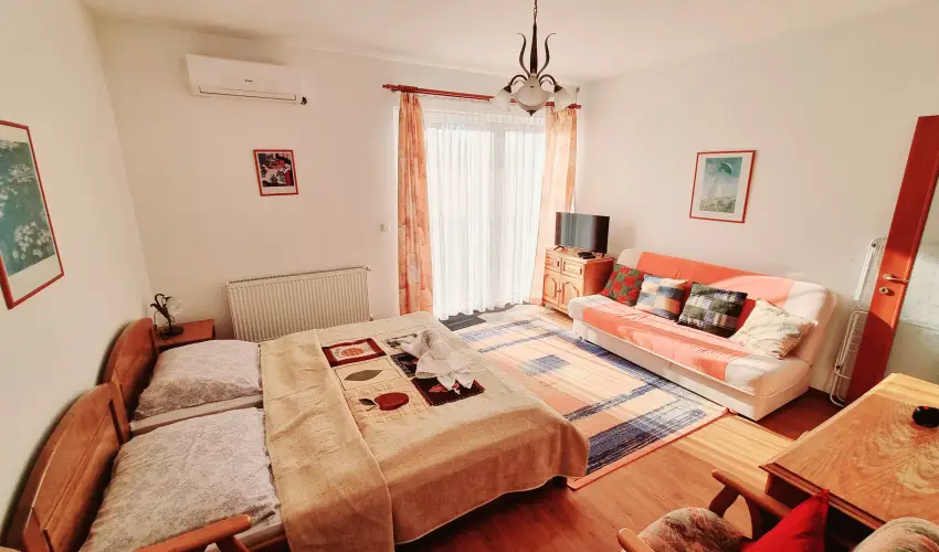J�kai sor II. Apartman Hajd�szoboszl� - Augusztus 20.