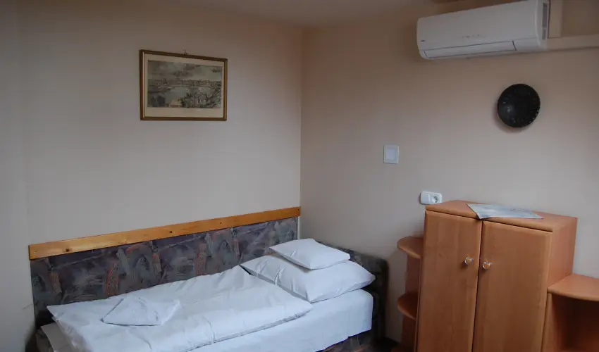 Judit Panzi� Tapolca-Gyulakeszi - Augusztus 20. (min. 2 �j)