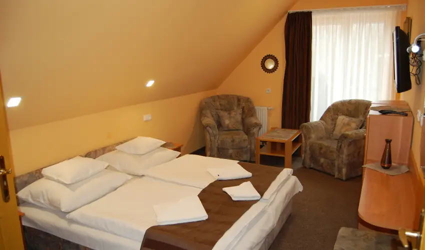 Judit Panzi� Tapolca-Gyulakeszi - Augusztus 20. (min. 2 �j)