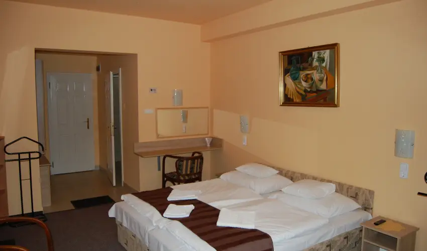 Judit Panzi� Tapolca-Gyulakeszi - Augusztus 20. (min. 2 �j)