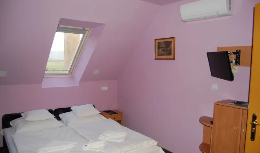 Judit Panzi� Tapolca-Gyulakeszi - Augusztus 20. (min. 2 �j)