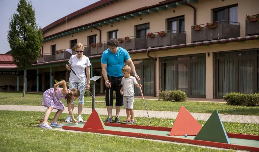 Vulkn Wellness Hotel s Kemping Celldmlk - Augusztus 20. (min. 2 j)