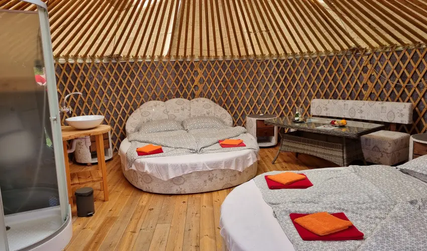 Jurta Spirit Hotel Balatongy�r�k - Augusztus 20.