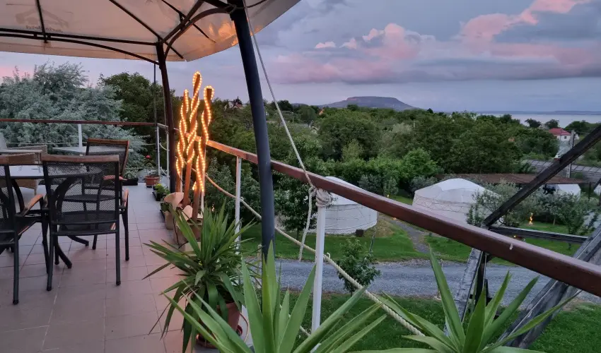 Jurta Spirit Hotel Balatongy�r�k - Augusztus 20.