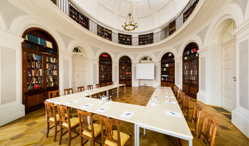 Krolyi Kastly Hotel & Restaurant  Fehrvrcsurg - Augusztus 20.