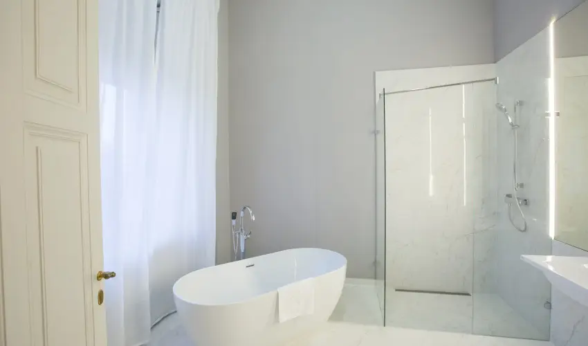 Krolyi Kastly Hotel & Restaurant  Fehrvrcsurg - Augusztus 20.