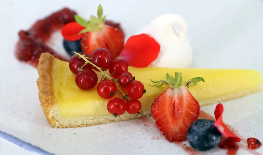 Krolyi Kastly Hotel & Restaurant  Fehrvrcsurg - Augusztus 20.