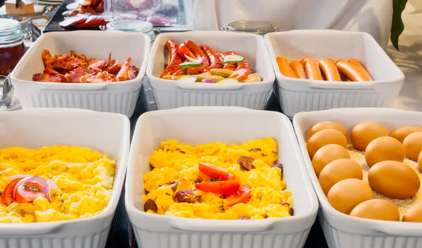 Krolyi Kastly Hotel & Restaurant  Fehrvrcsurg - Augusztus 20.