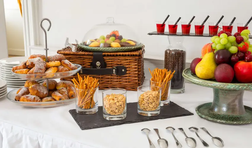 Krolyi Kastly Hotel & Restaurant  Fehrvrcsurg - Augusztus 20.