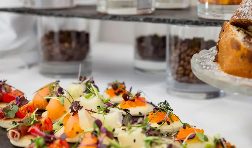 Krolyi Kastly Hotel & Restaurant  Fehrvrcsurg - Augusztus 20.