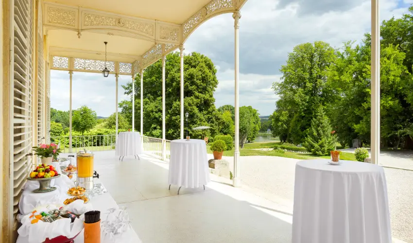 Krolyi Kastly Hotel & Restaurant  Fehrvrcsurg - Augusztus 20.