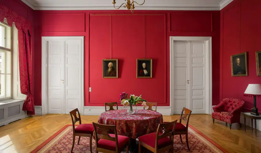 Krolyi Kastly Hotel & Restaurant  Fehrvrcsurg - Augusztus 20.