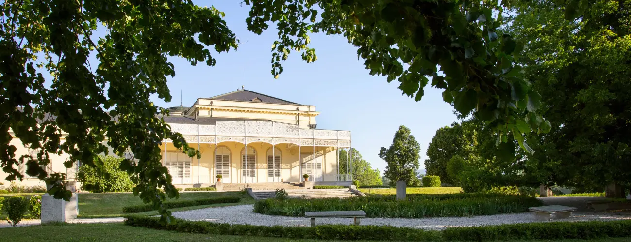 Krolyi Kastly Hotel & Restaurant  Fehrvrcsurg - Augusztus 20.