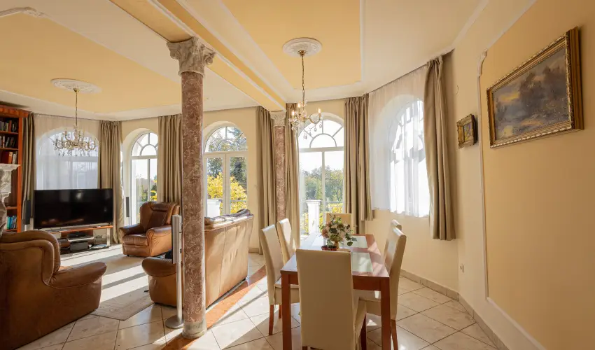 Kastello Vend�gh�z Nagykoz�r - Augusztus 20. (min. 2 �j)