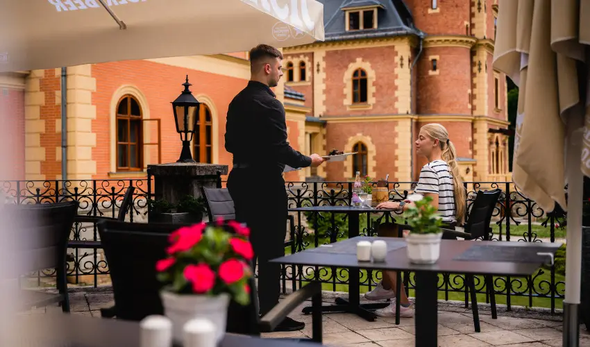 Kastlyhotel Sasvr Pardsasvr - Augusztus 20. (min. 2 j)