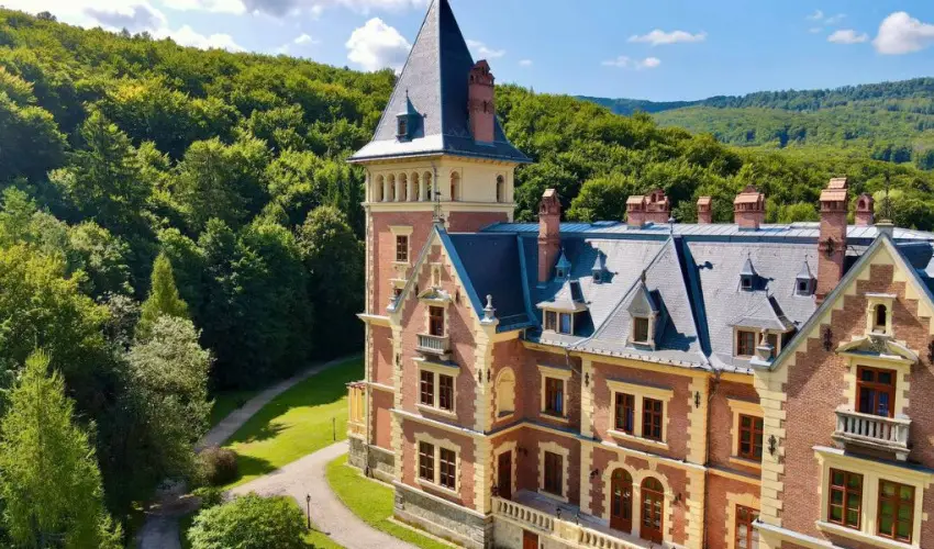 Kastlyhotel Sasvr Pardsasvr - Augusztus 20. (min. 2 j)