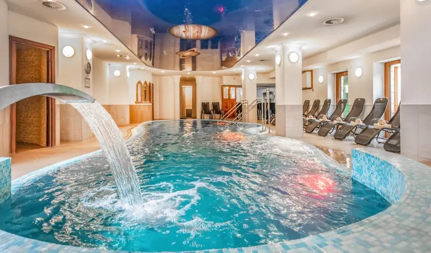 Kastlyhotel Sasvr Pardsasvr - Augusztus 20. (min. 2 j)