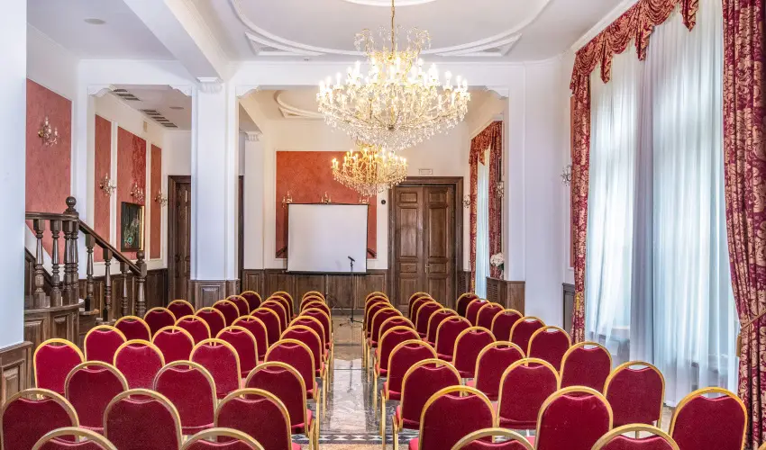 Kastlyhotel Sasvr Pardsasvr - Augusztus 20. (min. 2 j)