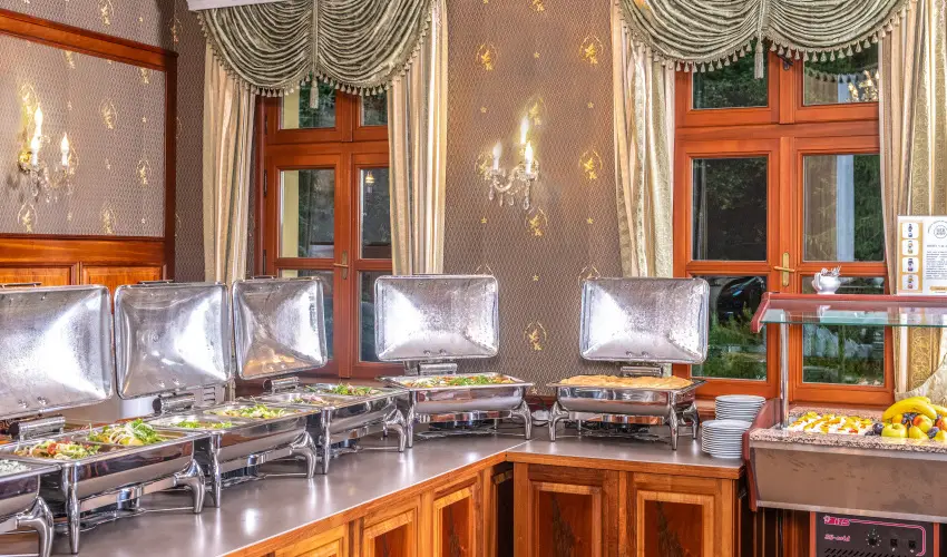 Kastlyhotel Sasvr Pardsasvr - Augusztus 20. (min. 2 j)