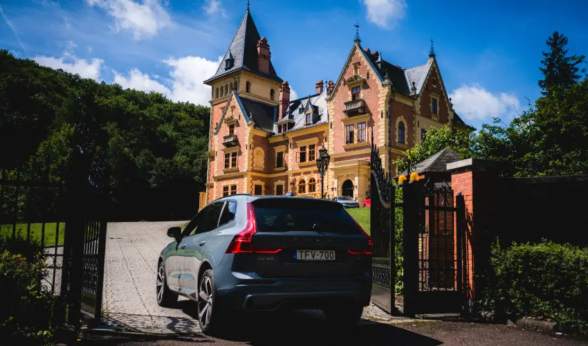 Kastlyhotel Sasvr Pardsasvr - Augusztus 20. (min. 2 j)